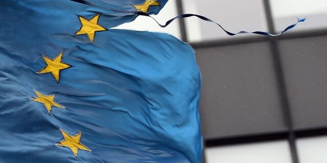 Die Welt: Τελειώνει ο χρόνος για τη βαθιά διχασμένη Ευρωζώνη