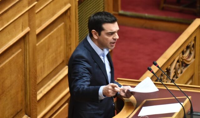 Σύγκρουση κορυφής για τα Εξάρχεια με φόντο την αξιολόγηση. LIVE EIKONA