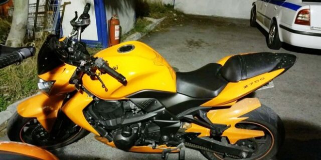 ΕΔΕ για τους αστυνομικούς των ΜΑΤ που φαίνονται να χτυπούν νεαρούς στη Βάρκιζα