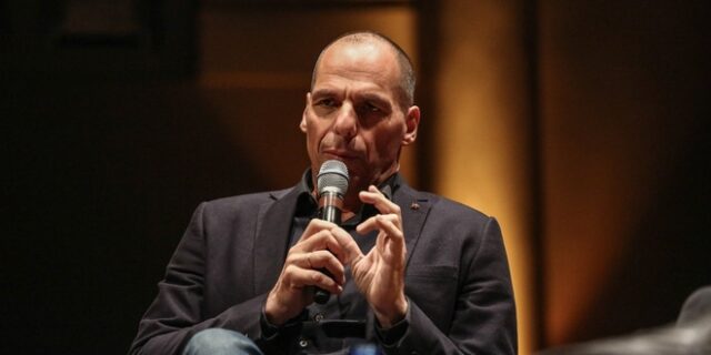 Βαρουφάκης: ‘Εκλογές όποτε πει η Μέρκελ’