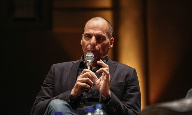 Βαρουφάκης: ‘Εκλογές όποτε πει η Μέρκελ’