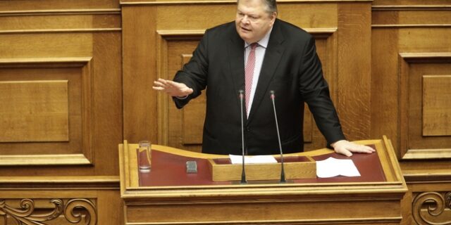 Παρέμβαση Παυλόπουλου για αποτροπή Grexit ζητά εμμέσως ο Βενιζέλος.