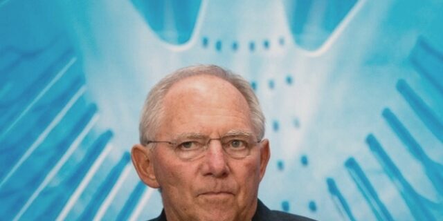 Σόιμπλε: Μεταρρυθμίσεις σε ασφαλιστικό, φορολογικό, εργασιακά