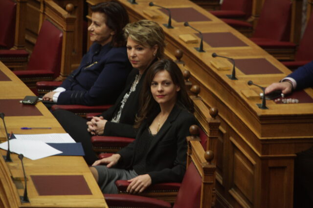 Αχτσιόγλου: Οι γυναίκες βρίσκονται στο στόχαστρο της κρίσης
