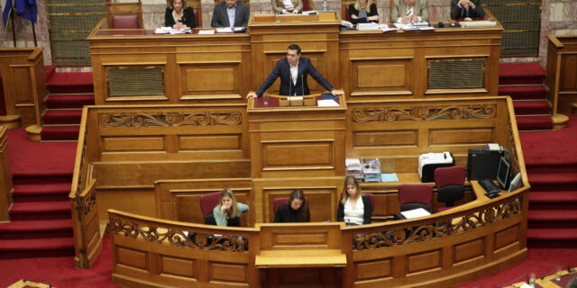 Μύλος στη Βουλή ελέω Τσίπρα έγιναν ΝΔ και ΠΑΣΟΚ