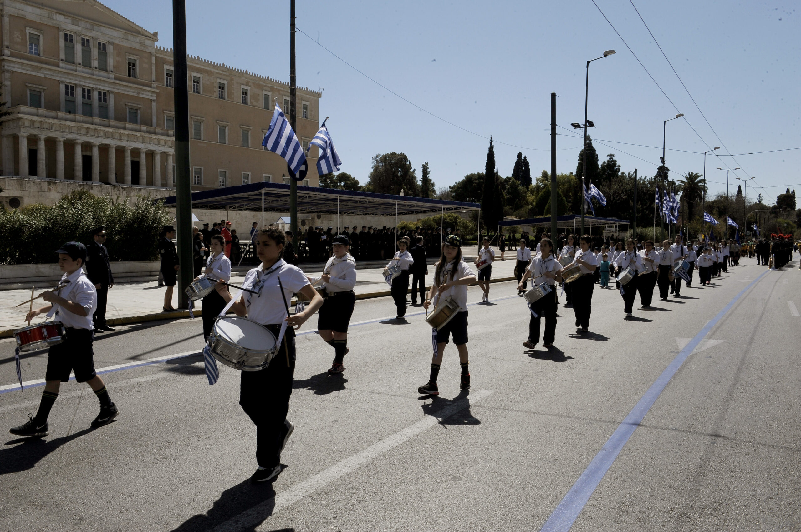 Επιμένει ο Μπουτάρης για κατάργηση των μαθητικών παρελάσεων