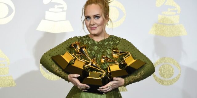 She found someone like him: Η Adele παραδέχτηκε πως είναι παντρεμένη