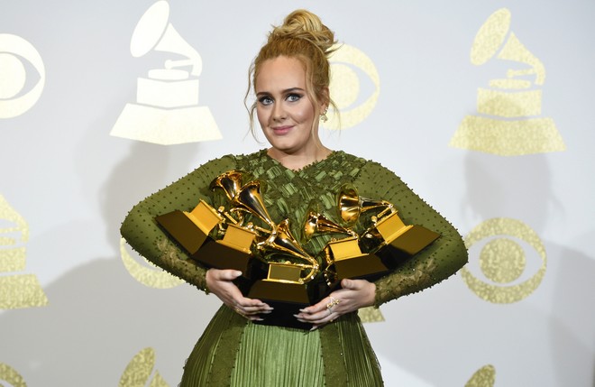 She found someone like him: Η Adele παραδέχτηκε πως είναι παντρεμένη