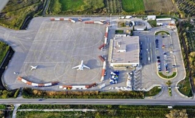 Μεγαλύτερη επιβατική κίνηση, λιγότερες πτήσεις στην Ελλάδα