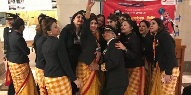 Η Air India πραγματοποίησε την πρώτη πτήση με αποκλειστικά γυναικείο πλήρωμα