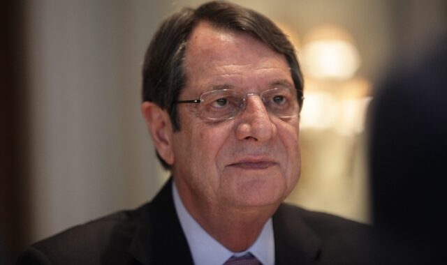 Ο Πρόεδρος Αναστασιάδης καλεί τον Ακιντζί να αλλάξει στάση