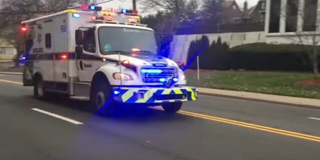 Βίντεο: Ασθενοφόρο χρησιμοποιεί για σειρήνα το ‘Final Countdown’