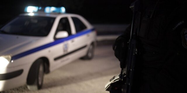 Έστηνε καρτέρι σε γυναίκες που στάθμευαν και τις λήστευε