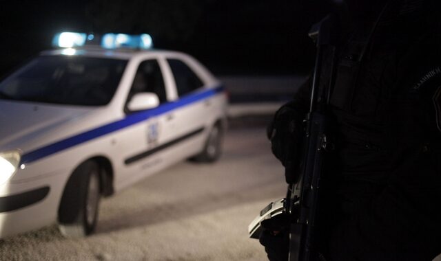 Έστηνε καρτέρι σε γυναίκες που στάθμευαν και τις λήστευε