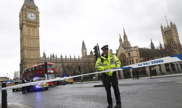 Τρόμος στο Λονδίνο: Η στιγμή που εκκενώθηκε το βρετανικό Κοινοβούλιο