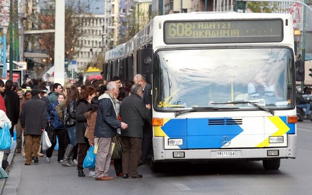 Νέες φθορές σε ακυρωτικά μηχανήματα εισιτηρίων σε δύο λεωφορεία