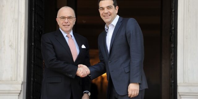 Τσίπρας σε Καζνέβ: Ανεκτίμητη η στήριξη της Γαλλίας στη χώρα μας