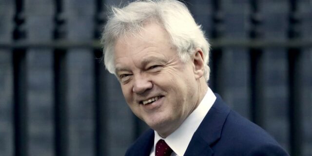 Brexit: Η Βρετανία ενεργοποιεί το άρθρο 50 μέσα στο Μάρτιο