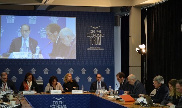 Φέσσας στο Delphi Economic Forum: ‘Ας εμπιστευθούμε την ιδιωτική πρωτοβουλία’