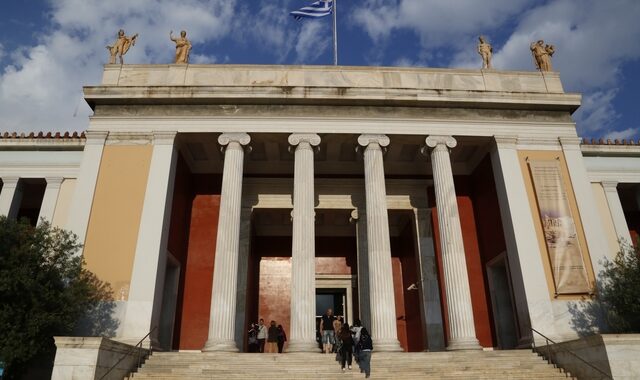 Δημόσια ανάγνωση της Οδύσσειας σε 40 γλώσσες στο Εθνικό Αρχαιολογικό Μουσείο