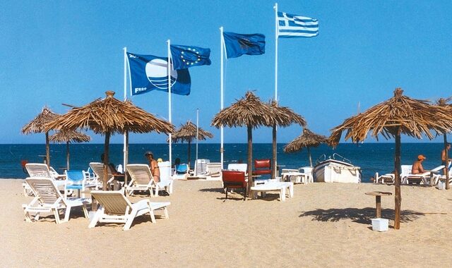 Στις τρεις πρώτες θέσεις παγκοσμίως παραμένουν οι ακτές της Ελλάδας