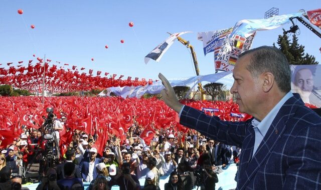 Ο Ερντογάν προαναγγέλλει νέο δημοψήφισμα για ‘Trexit’