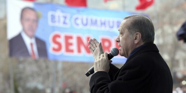 Νέα επίθεση Ερντογάν: Οι Ολλανδοί “σφάγιασαν 8.000 μουσουλμάνους” στη Σρεμπρένιτσα