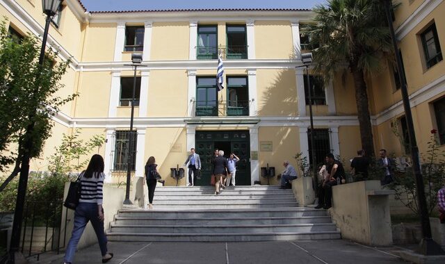 Εισαγγελέας: Να παραπεμφθούν σε δίκη 17 για τα ‘ιπτάμενα ραντάρ’