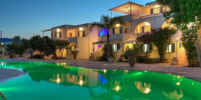 Fyrogenis Palace: Αξέχαστη Πασχαλιά στην Πάρο