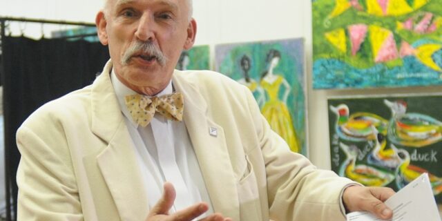 Σάλος από δήλωση ευρωβουλευτή: Φυσικά και οι γυναίκες πρέπει να κερδίζουν λιγότερα