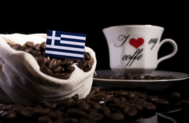 Καφές και Έλληνες: 7 αριθμοί – απαντήσεις για την καθημερινή μας συνήθεια