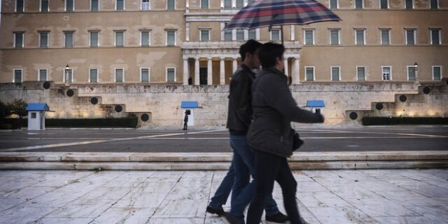Συνεχίζονται οι βροχές και οι καταιγίδες. Πέφτει η θερμοκρασία