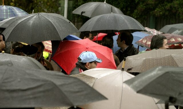 Βροχές αλλά και σταδιακή βελτίωση