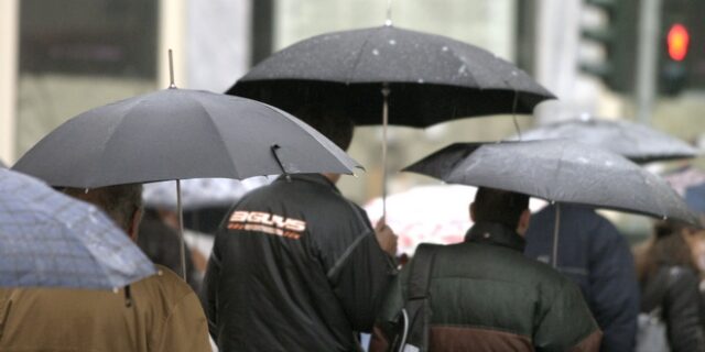 Συνεχίζονται οι βροχές και οι καταιγίδες