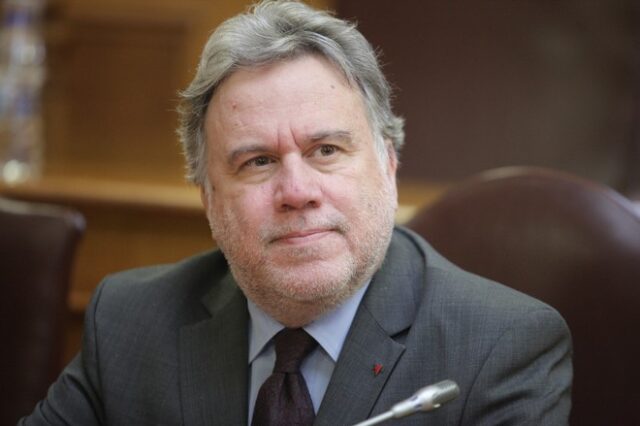 Kατρούγκαλος: Αποδοκιμάστηκε η στάση της Μέι για μια εκδοχή εξόδου από την ΕΕ