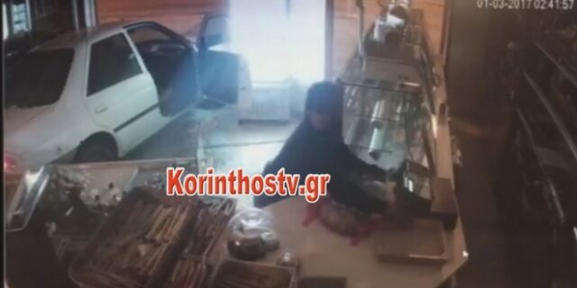 Βίντεο: Ληστές μπουκάρουν σε κατάστημα με το ΙΧ τους