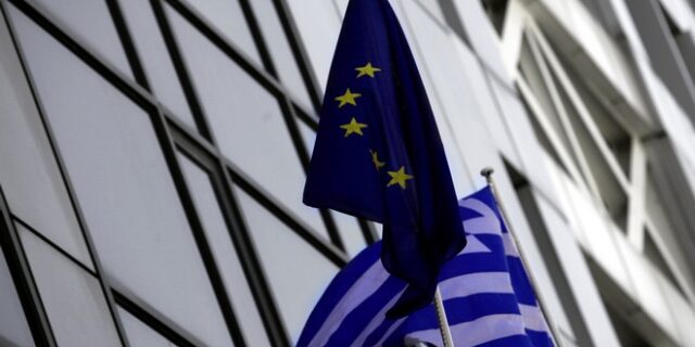 Times: Η ελληνική οικονομία δεν είναι πλέον στο επίκεντρο