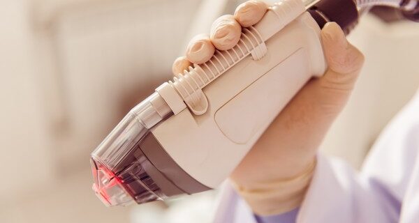 Απαγορεύεται πλέον η χρήση μηχανημάτων laser σε εργαστήρια αισθητικής