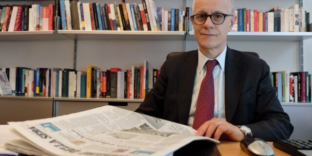 Κατά της στρατηγικής της Ευρώπης και υπέρ της Ελλάδας ο διευθυντής της Corriere della Sera