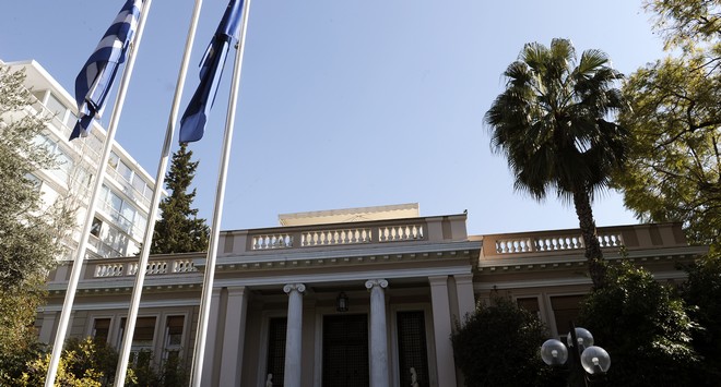 Κυβερνητικές πηγές: Ο κ. Μητσοτάκης φοβάται ακόμα και τους βουλευτές του