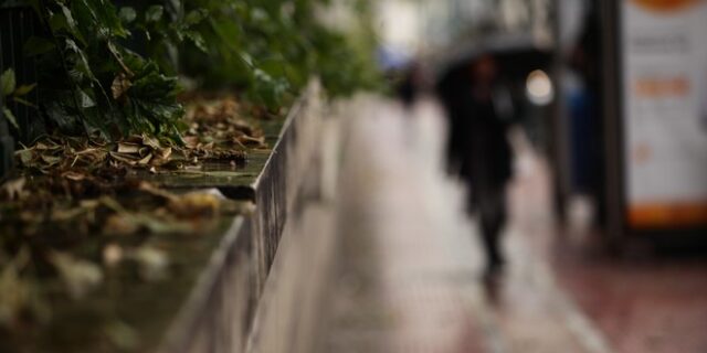Βροχές και ισχυροί άνεμοι το σκηνικό του καιρού