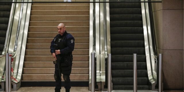 Παρίσι: Παραμένουν υπό κράτηση οι συγγενείς του δράστη της επίθεσης στο αεροδρόμιο του Ορλί