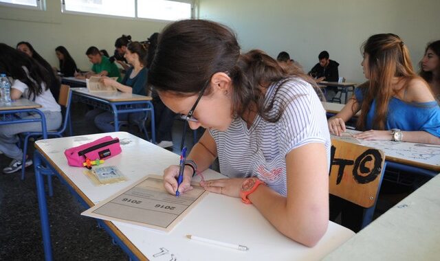 Πώς οι Πανελλήνιες παχαίνουν τα παιδιά