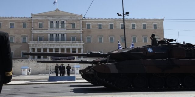 Εντυπωσιακές εικόνες από την παρέλαση της 25ης Μαρτίου