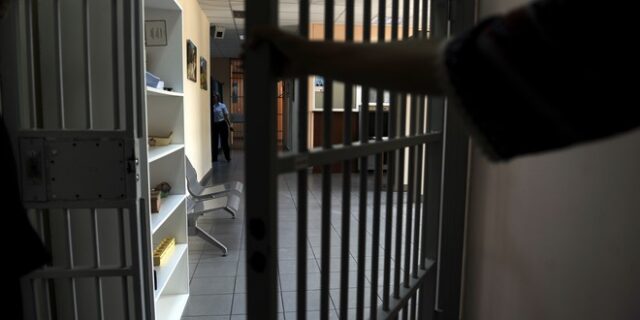 Φυτράκης: Άμεσες προσλήψεις στις φυλακές – Πως θα διανεμηθούν οι θέσεις