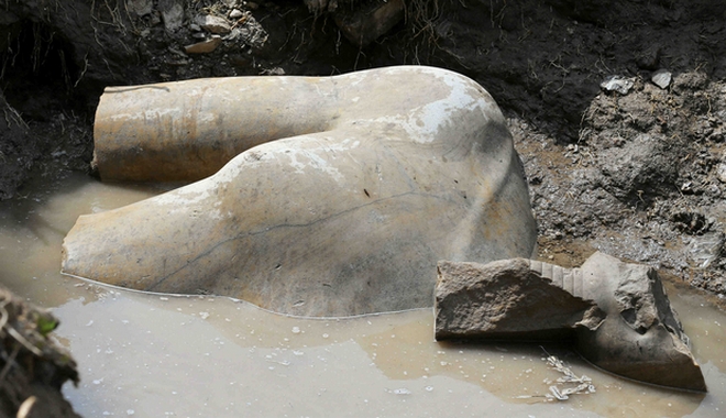 Κολοσσιαίο άγαλμα του Ραμσή Β΄βρέθηκε σε φτωχογειτονιά του Καΐρου