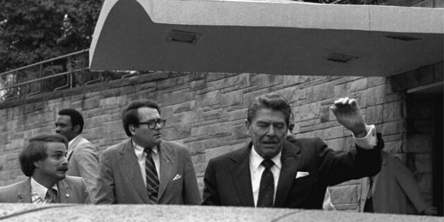 Μαθήματα Ιστορίας: Η απόπειρα δολοφονίας του Ρόναλντ Ρήγκαν