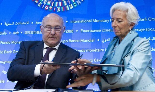 Το ΔΝΤ διαψεύδει τον Σαπέν για τα περί στήριξης μέτρων από την αντιπολίτευση