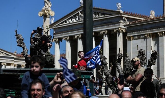 Τσίπρας για 25η Μαρτίου: Προχωράμε με τα ιδεώδη της Επανάστασης του 1821