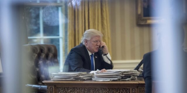 Συμβουλές για τον Πούτιν, θέλει ο Τραμπ από την Μέρκελ